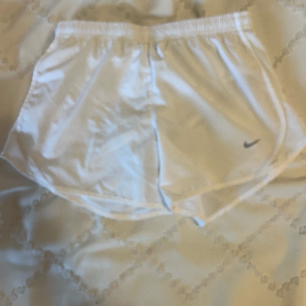 kids white nike shorts